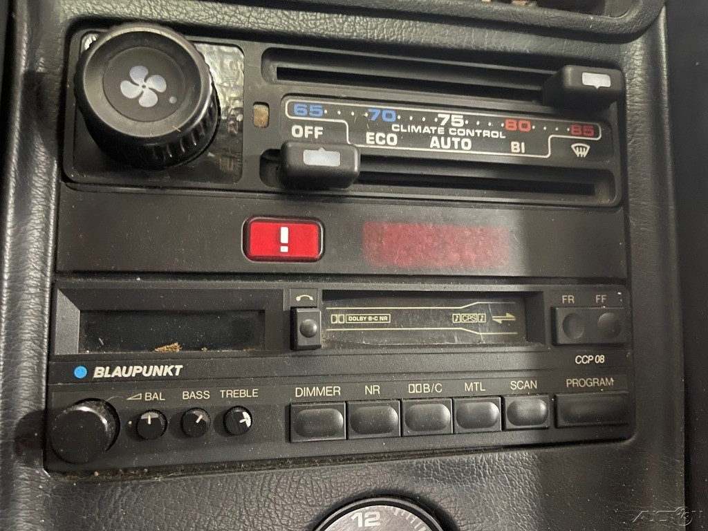 Porsche-928-1981-Hatchback-22