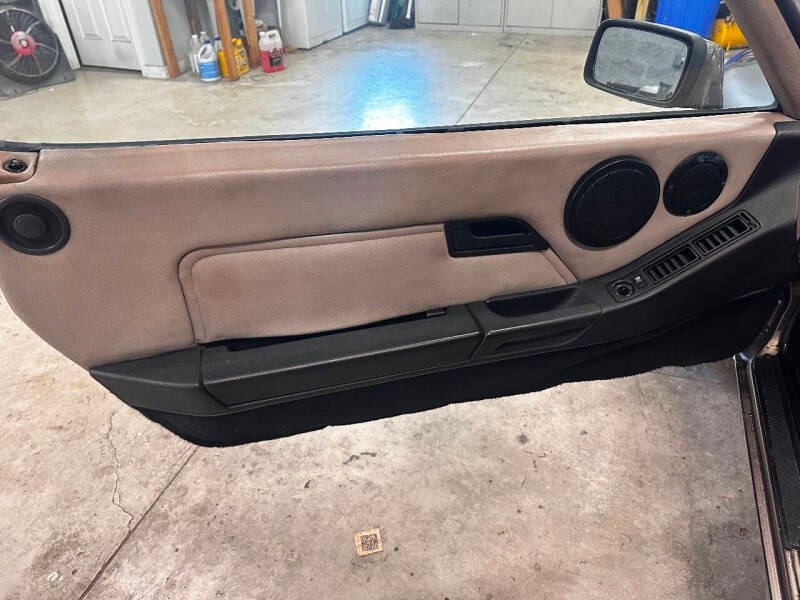 Porsche-928-1984-Coupe-10