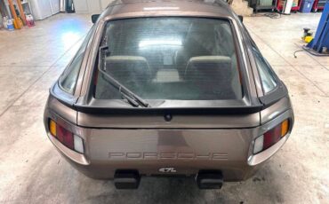 Porsche-928-1984-Coupe-3