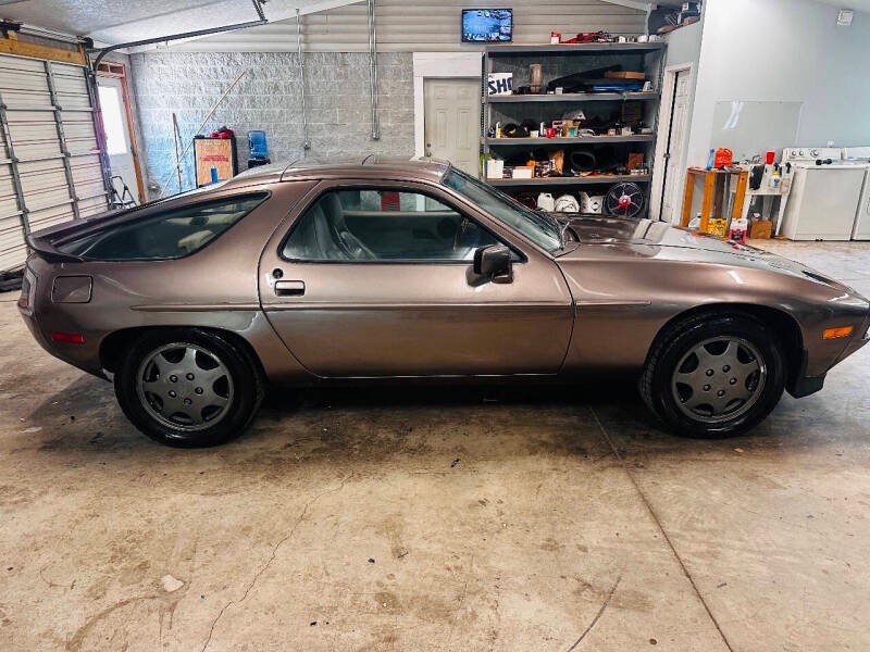 Porsche-928-1984-Coupe-4