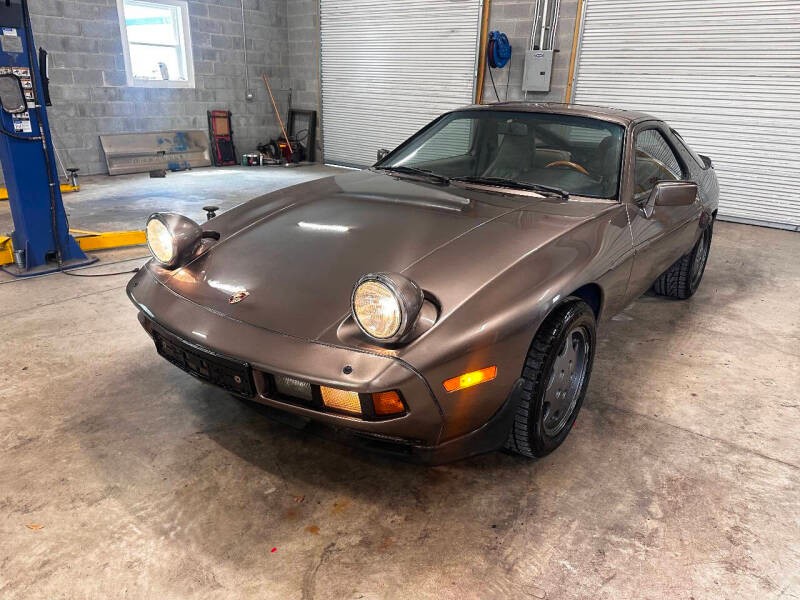Porsche-928-1984-Coupe-7