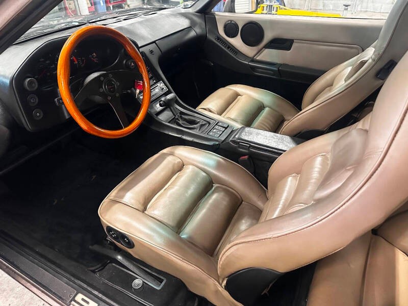 Porsche-928-1984-Coupe-8