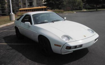 Porsche-928-1984-white-2