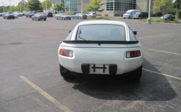 Porsche-928-1984-white-5