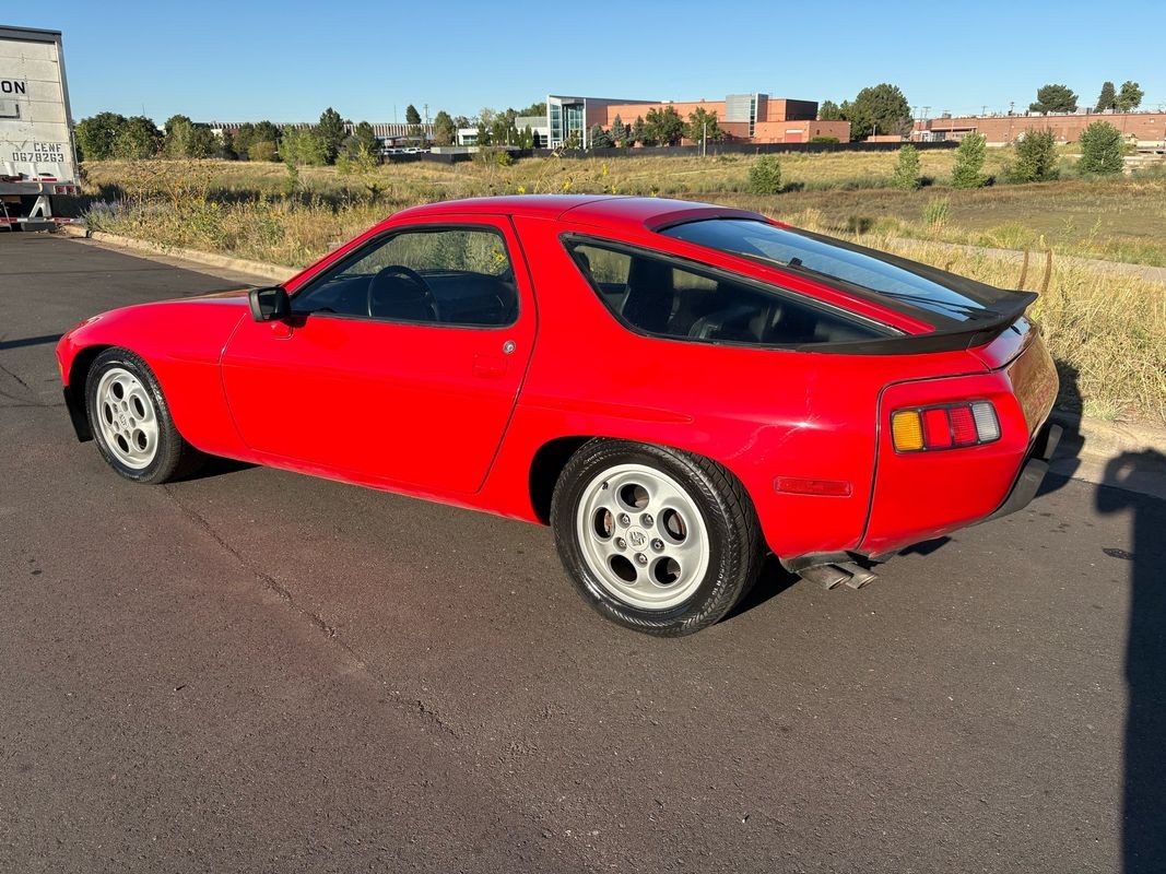 Porsche-928-1986-16