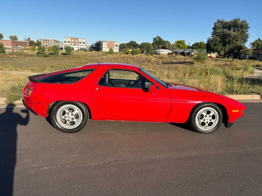 Porsche-928-1986-2
