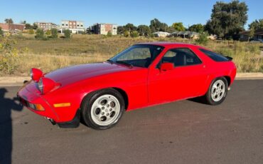 Porsche-928-1986-25