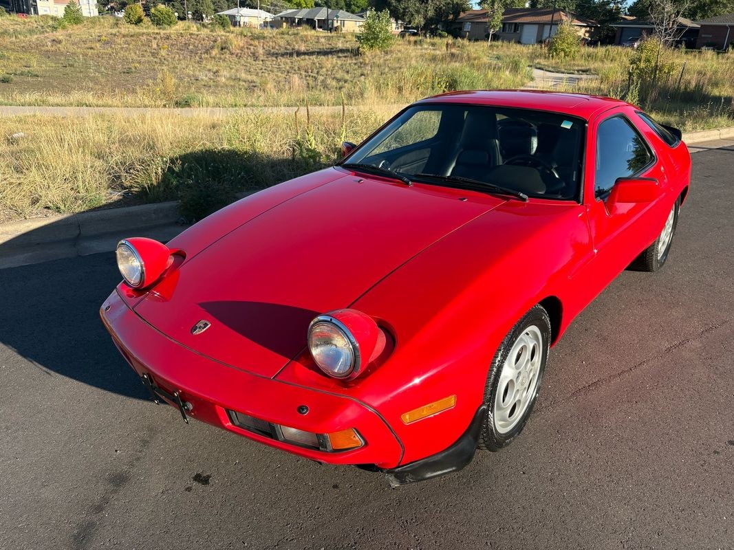Porsche-928-1986-28