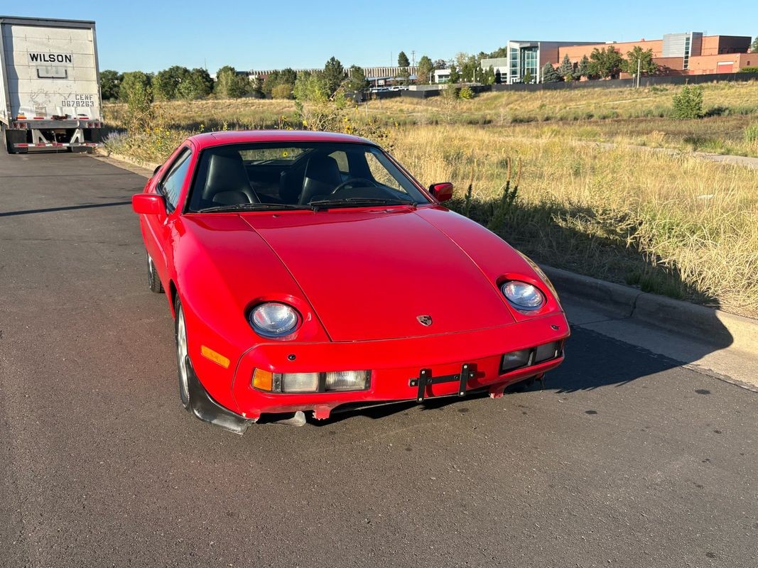 Porsche-928-1986-38