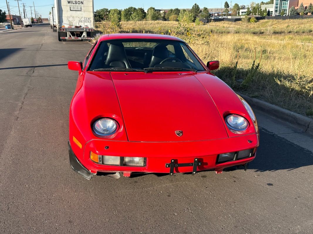 Porsche-928-1986-39