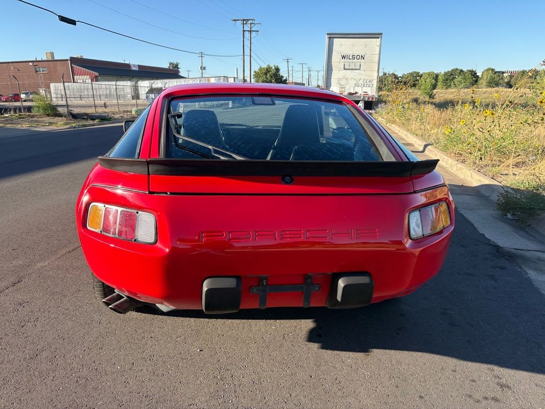 Porsche-928-1986-5