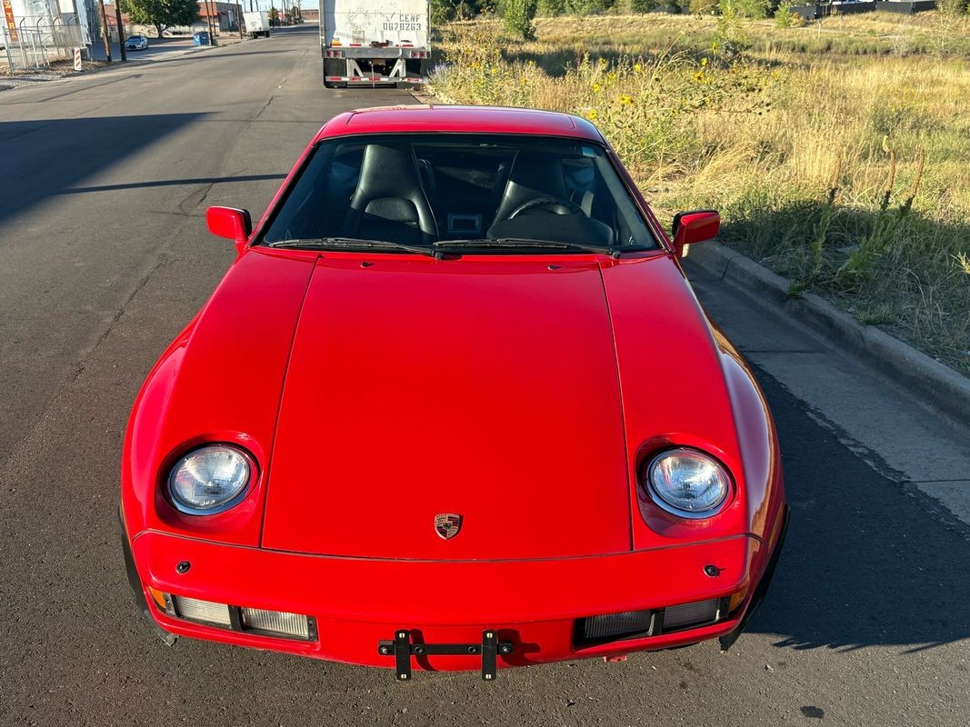 Porsche-928-1986-6