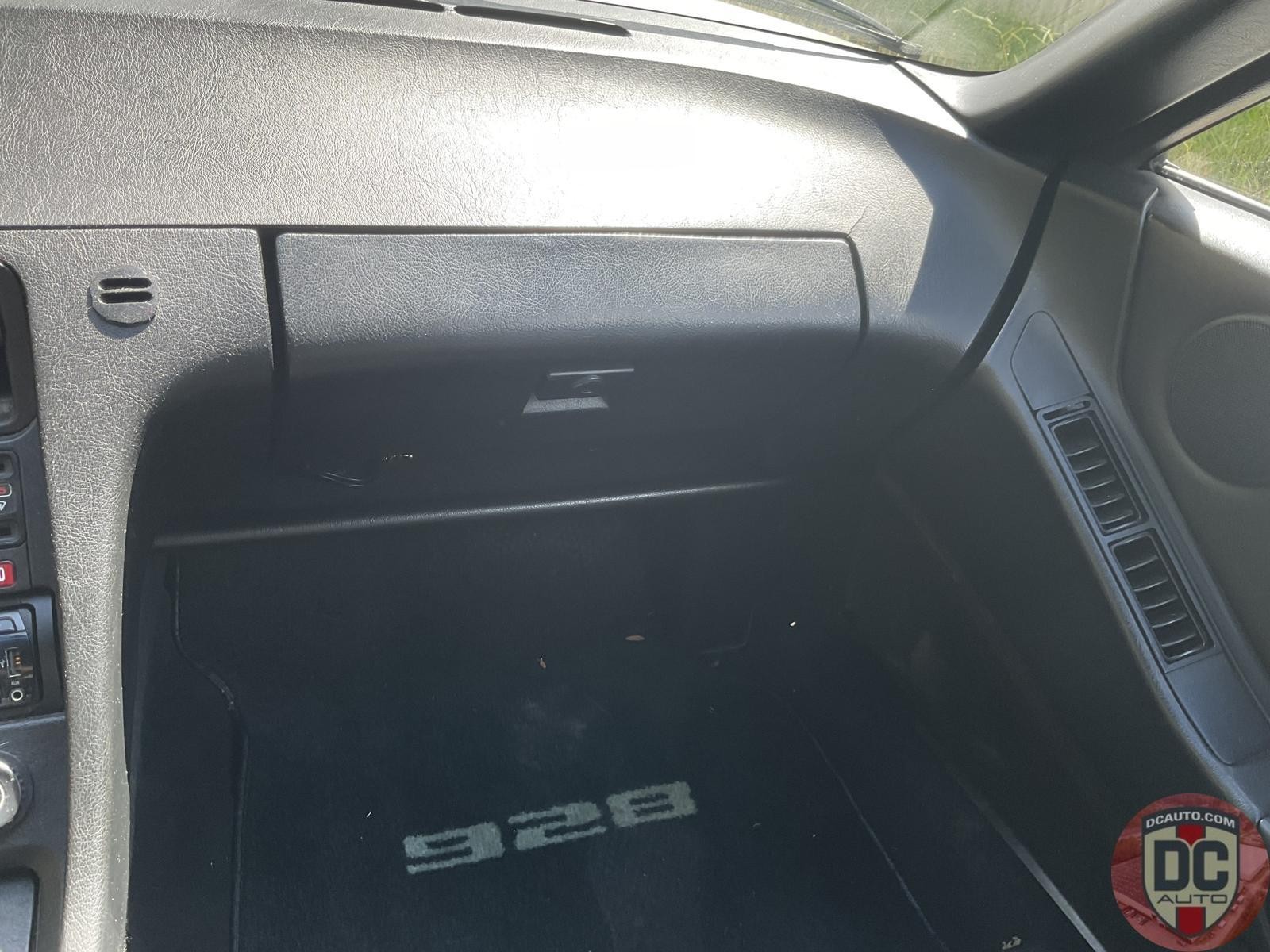 Porsche-928-1986-Coupe-19