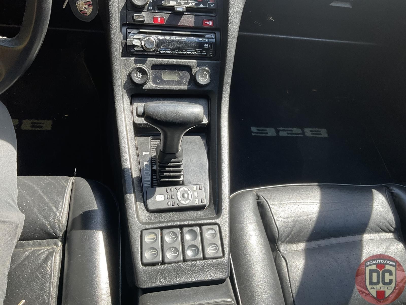 Porsche-928-1986-Coupe-23