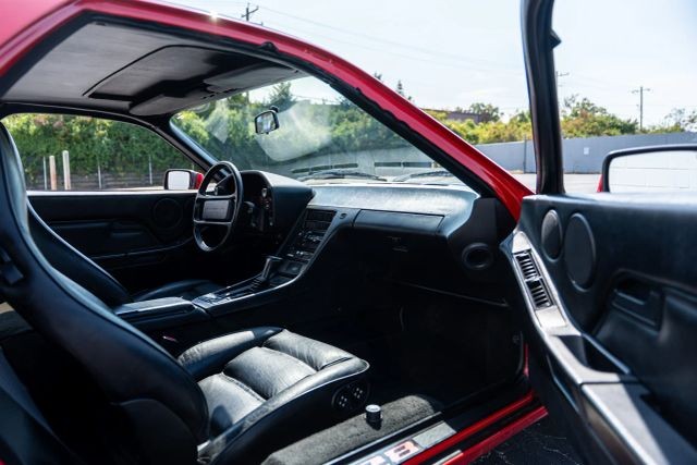 Porsche-928-1987-Coupe-12