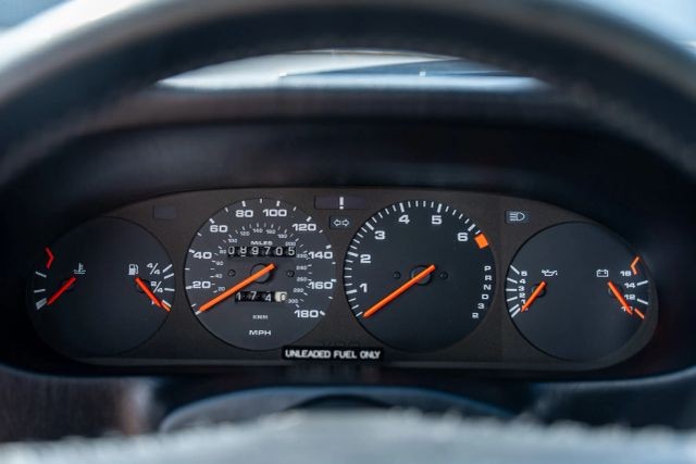 Porsche-928-1987-Coupe-15