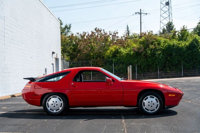 Porsche-928-1987-Coupe-8