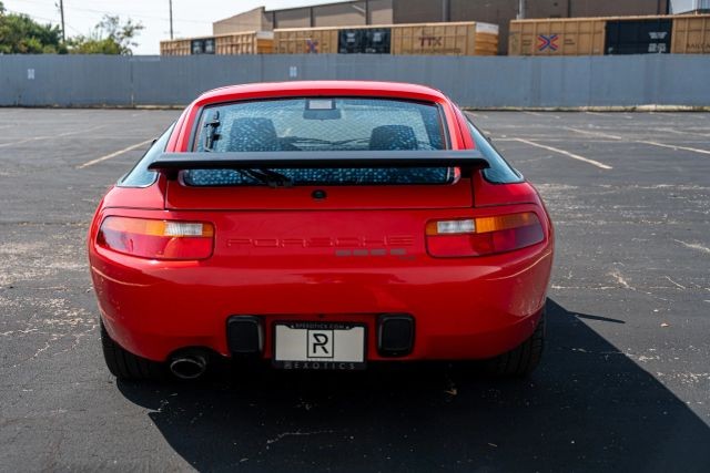 Porsche-928-1987-Coupe-9
