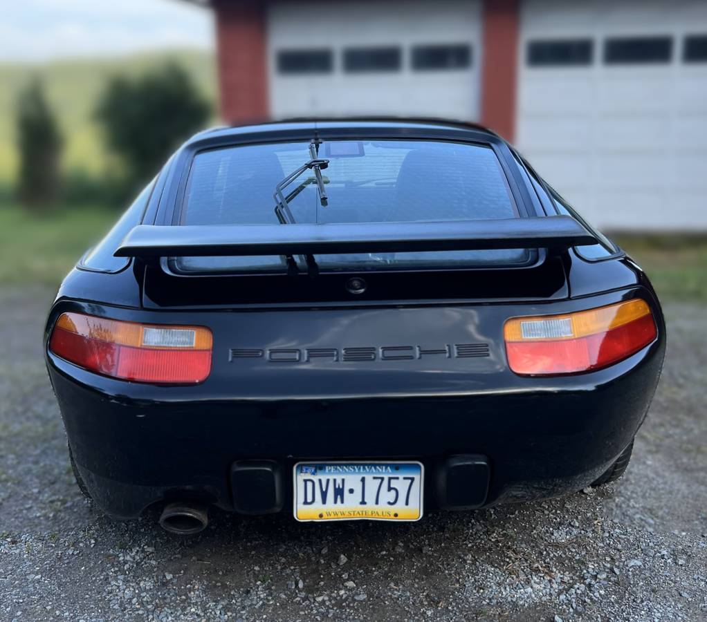 Porsche-928-1988-black-2