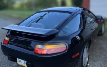 Porsche-928-1988-black-3