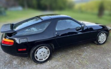 Porsche-928-1988-black-4