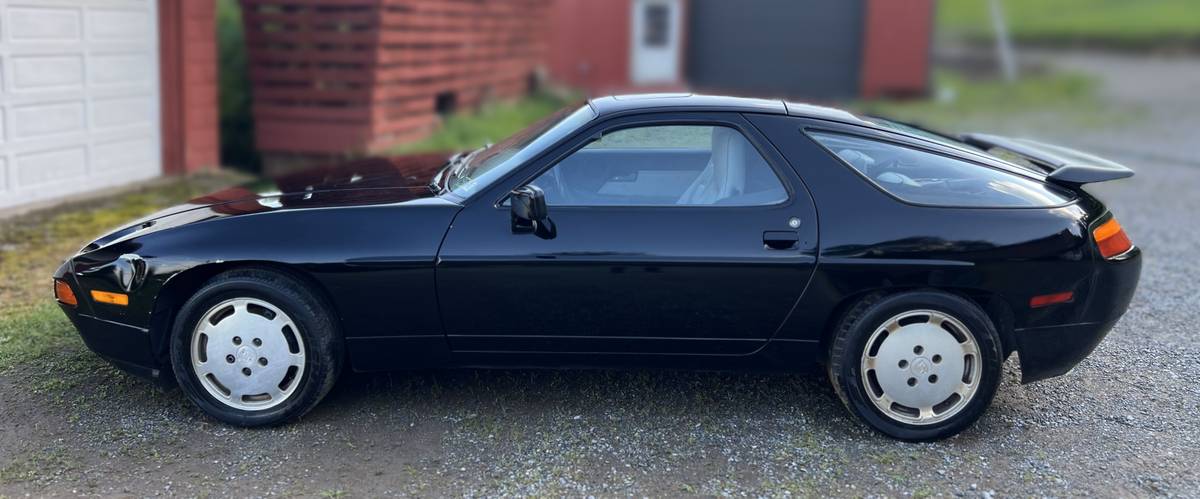 Porsche-928-1988-black-8