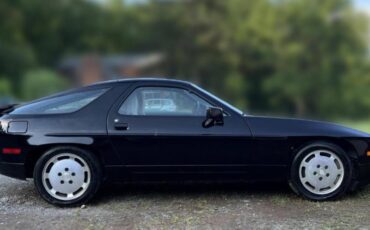 Porsche-928-1988-black-9