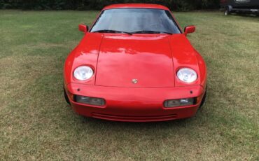 Porsche-928-1988-red