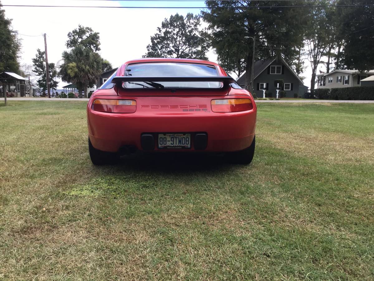 Porsche-928-1988-red-5