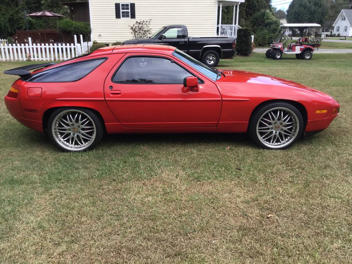 Porsche-928-1988-red-6