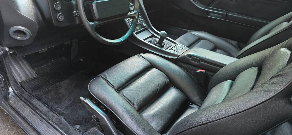 Porsche-928-1989-black-10