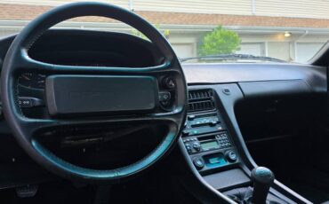 Porsche-928-1989-black-9