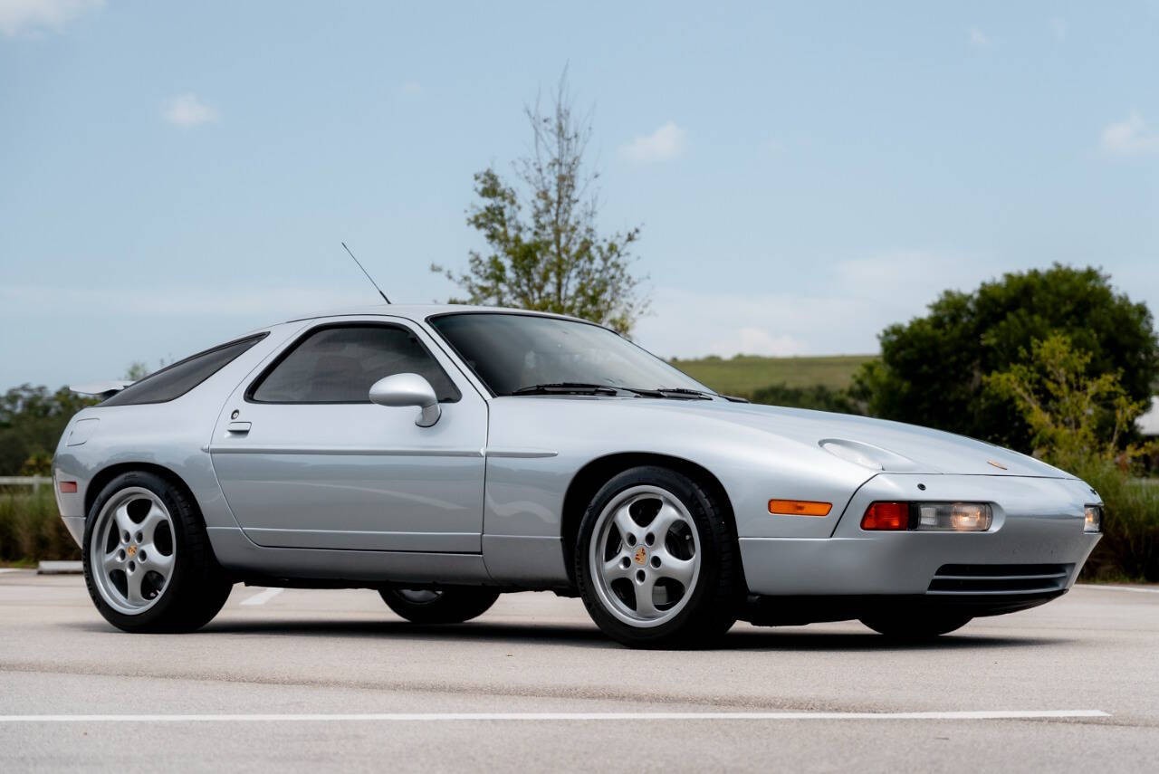 Porsche-928-1994-Hatchback-1