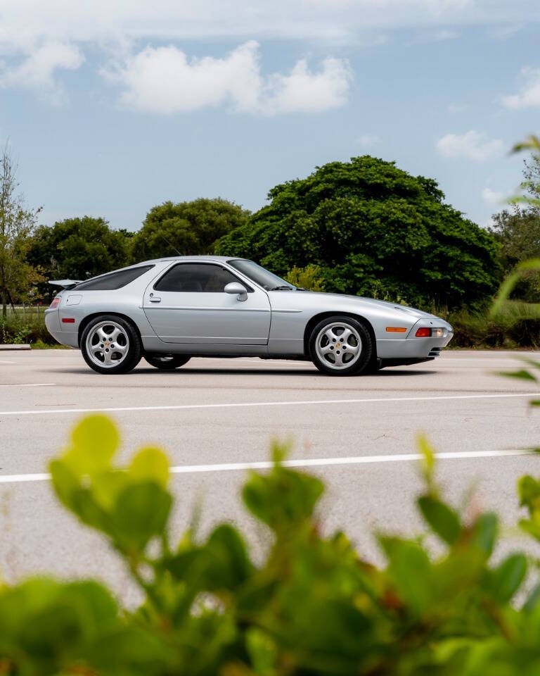 Porsche-928-1994-Hatchback-10