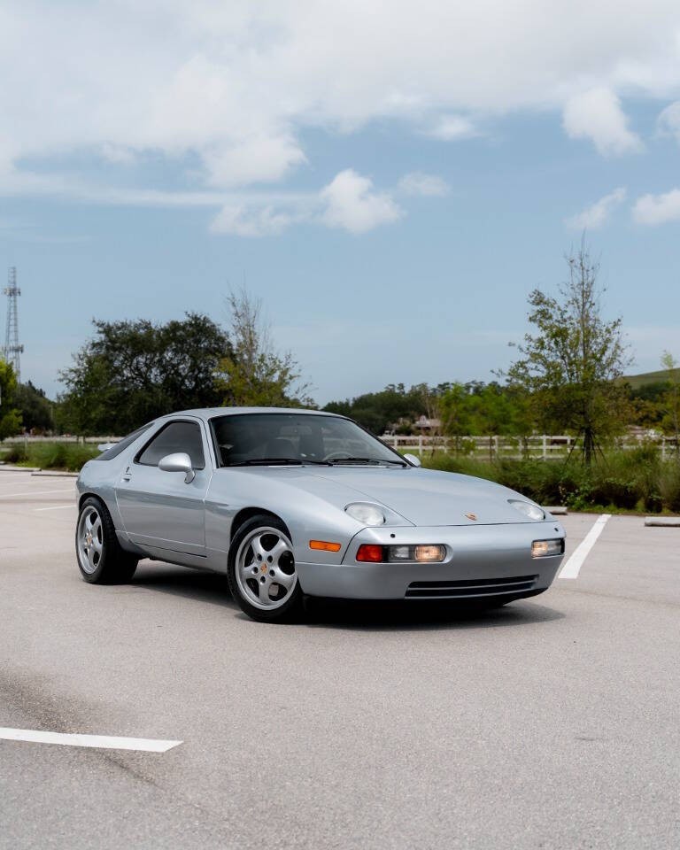 Porsche-928-1994-Hatchback-11