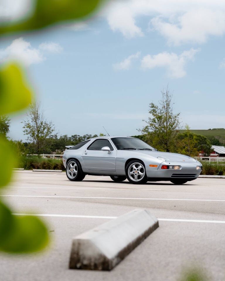 Porsche-928-1994-Hatchback-12