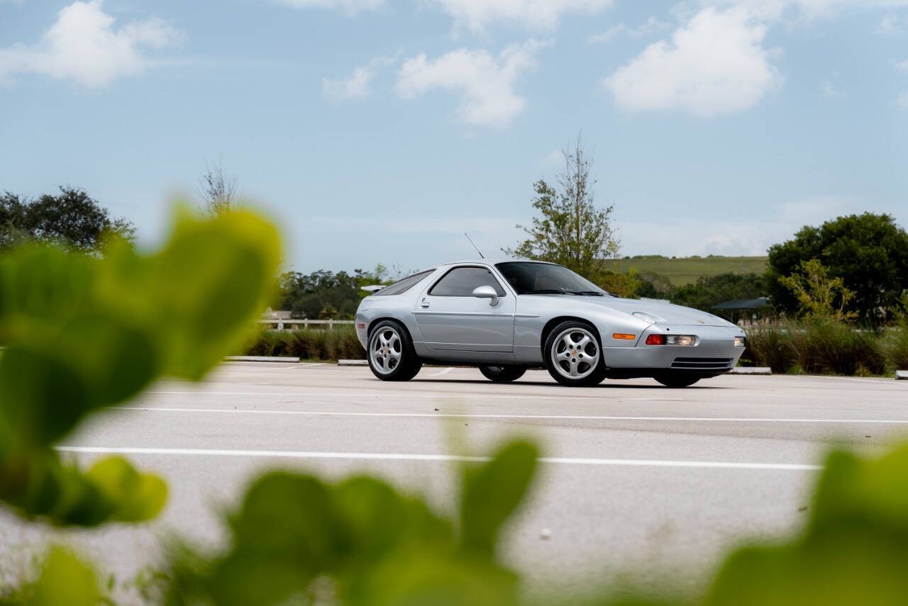 Porsche-928-1994-Hatchback-13