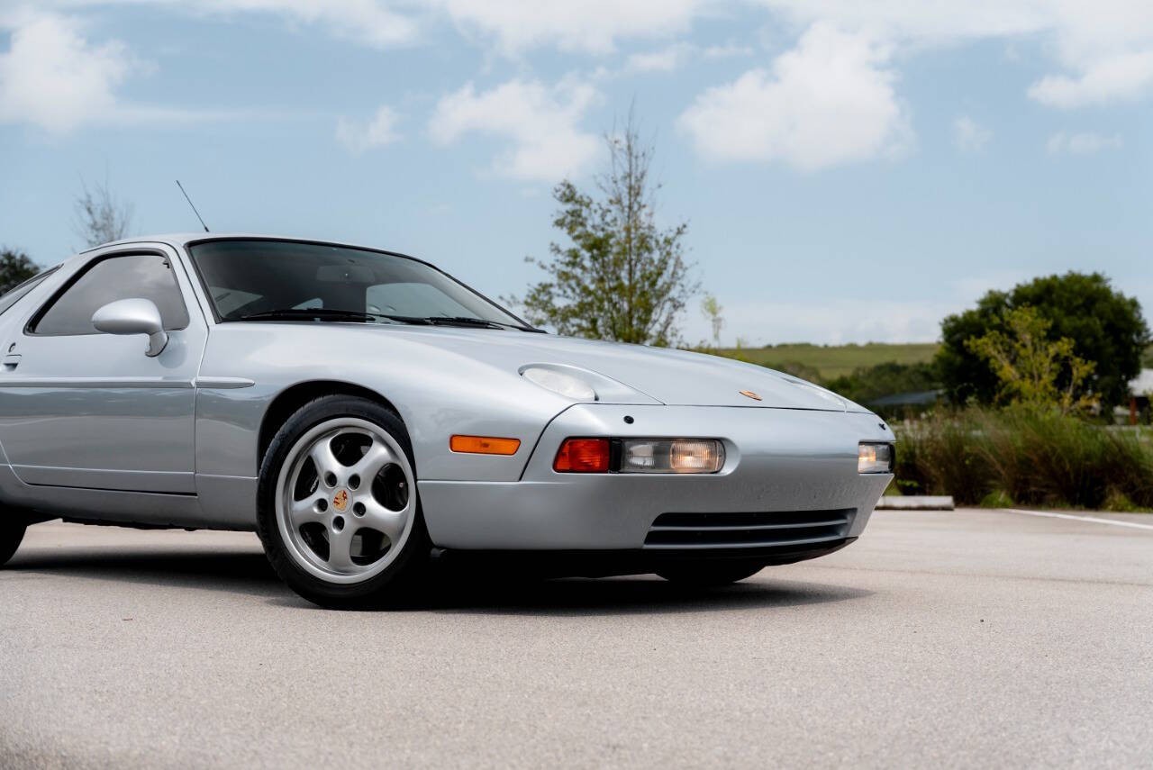 Porsche-928-1994-Hatchback-16