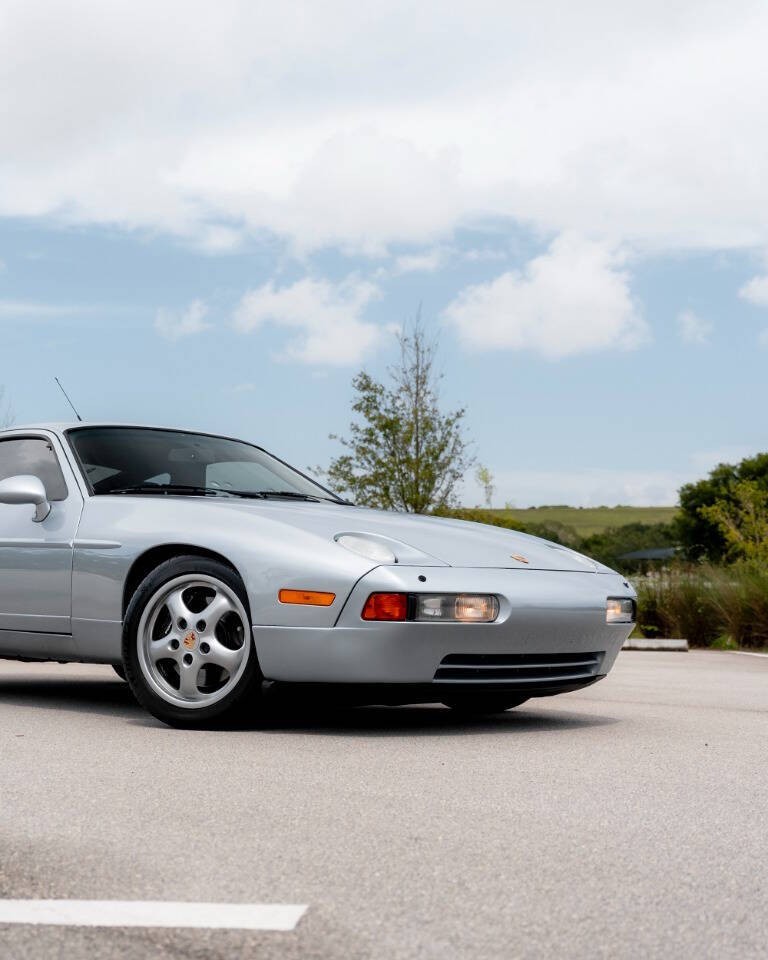 Porsche-928-1994-Hatchback-17