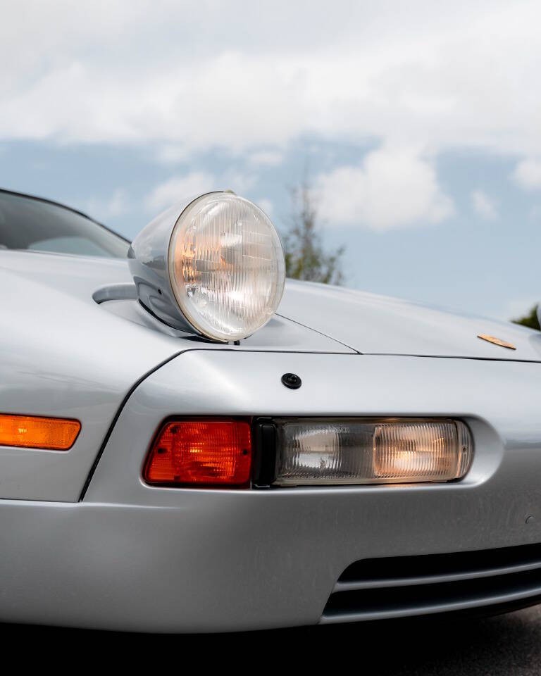 Porsche-928-1994-Hatchback-18