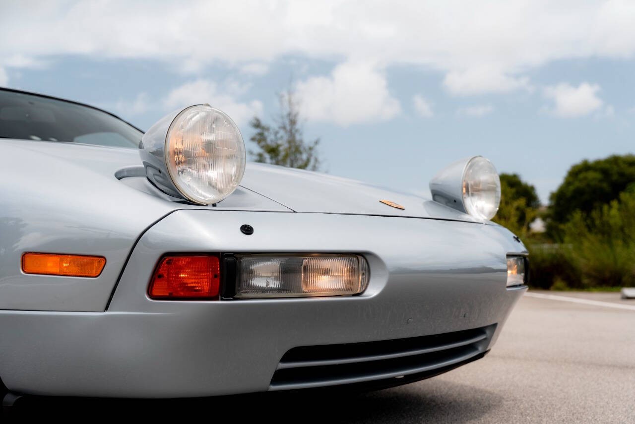 Porsche-928-1994-Hatchback-19