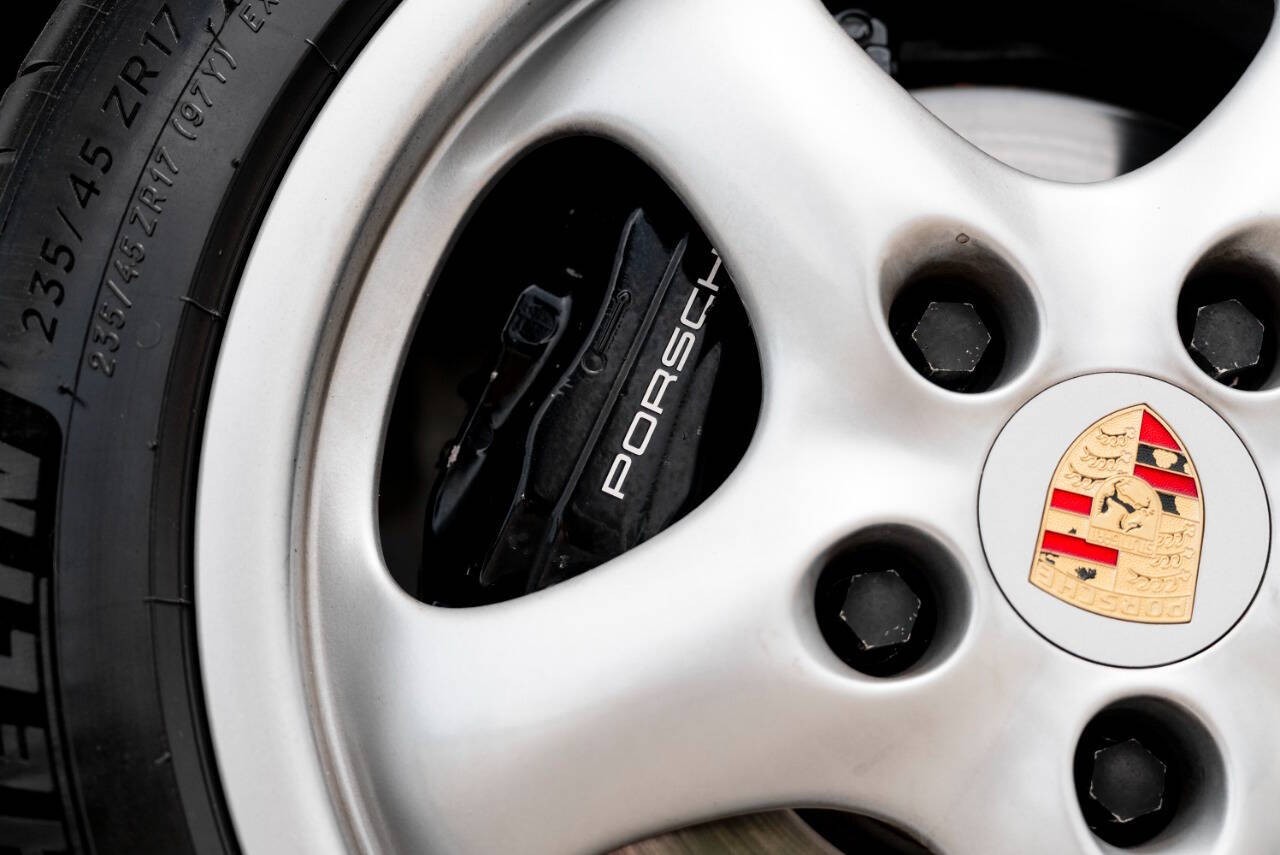 Porsche-928-1994-Hatchback-25