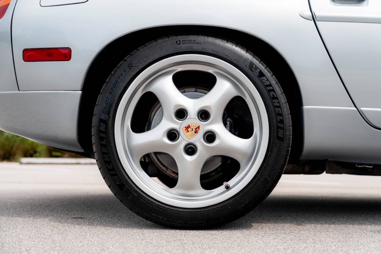 Porsche-928-1994-Hatchback-27