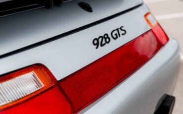 Porsche-928-1994-Hatchback-31