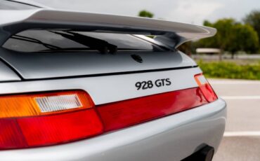 Porsche-928-1994-Hatchback-32