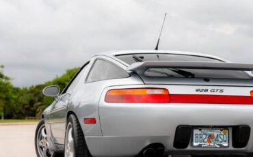 Porsche-928-1994-Hatchback-36