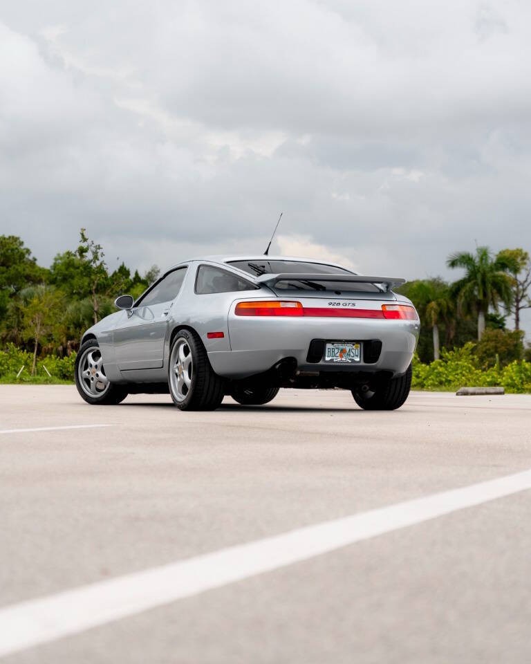 Porsche-928-1994-Hatchback-37