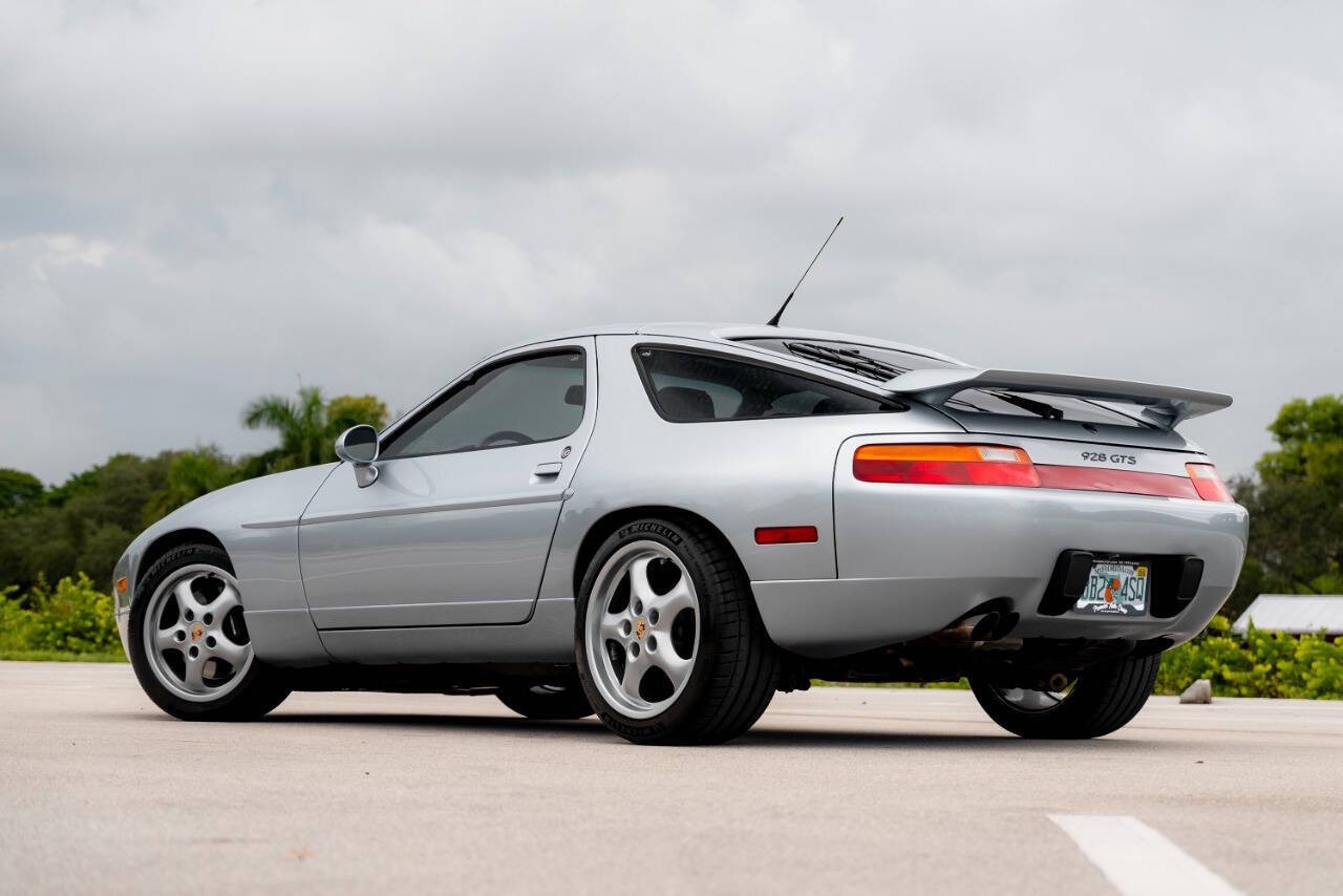 Porsche-928-1994-Hatchback-38
