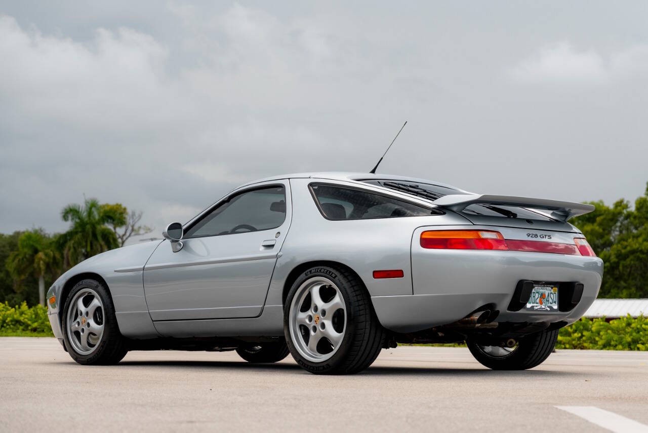 Porsche-928-1994-Hatchback-5