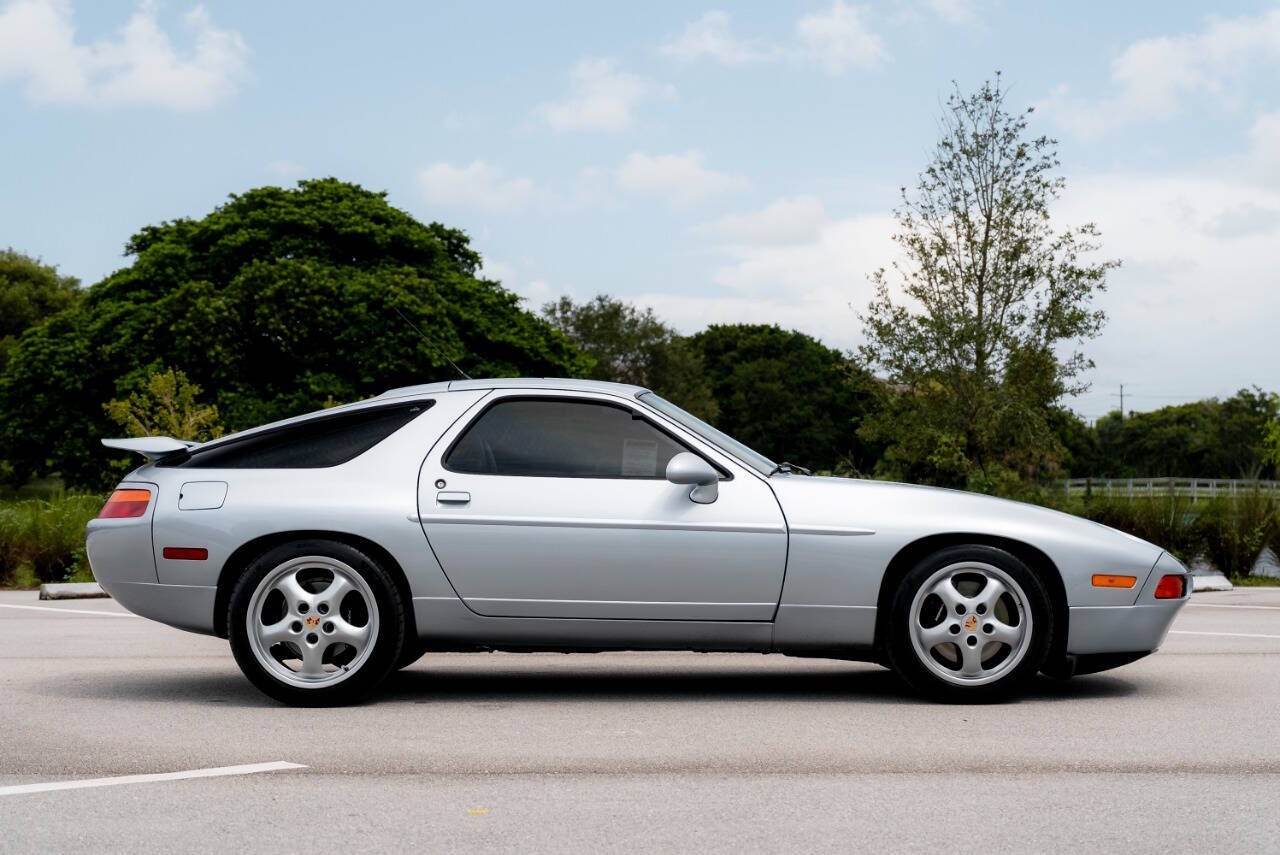 Porsche-928-1994-Hatchback-8